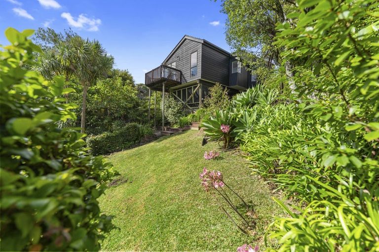 Photo of property in 178 Bleakhouse Road, Mellons Bay, Auckland, 2014