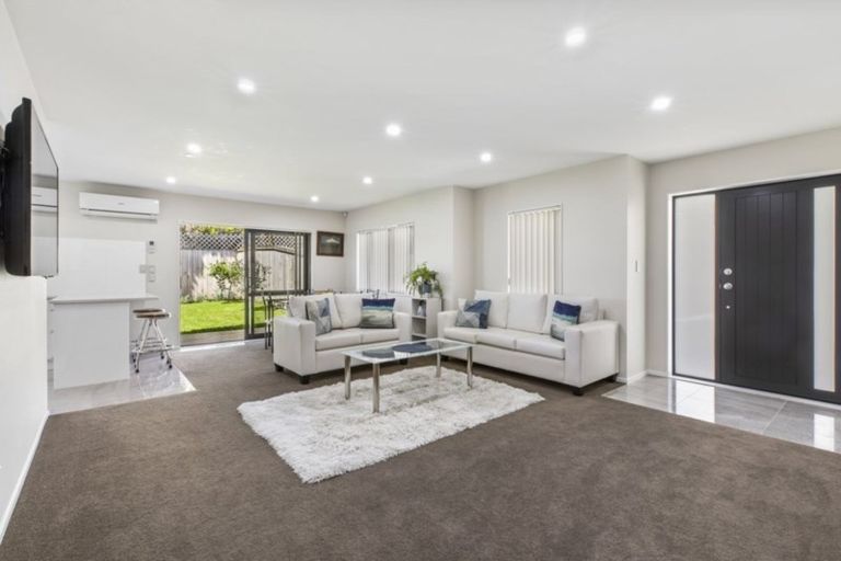 Photo of property in 15c Omana Road, Papatoetoe, Auckland, 2025