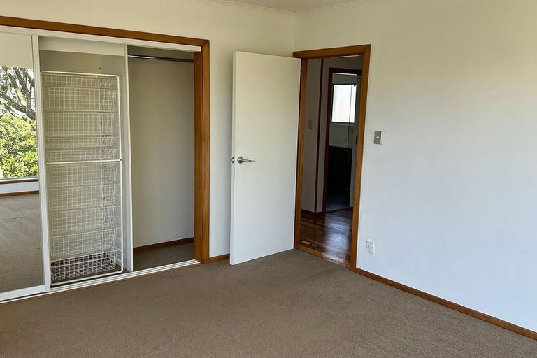 Photo of property in 12a Westwell Road, Belmont, Auckland, 0622