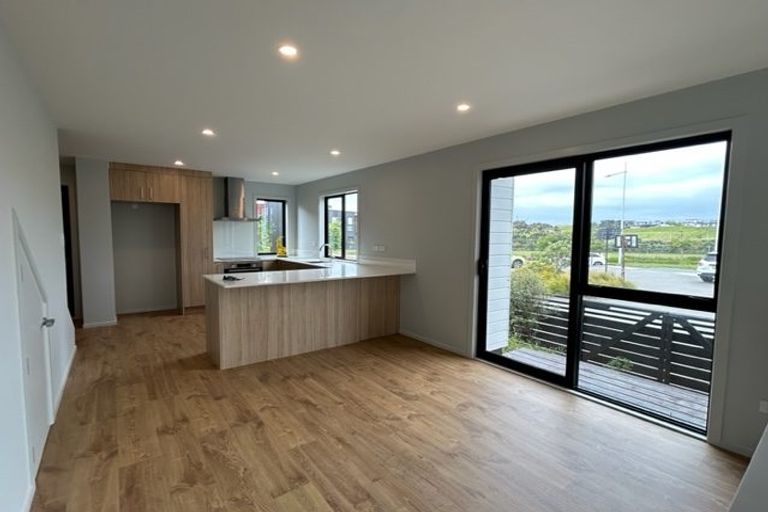 Photo of property in 2a Nerita Place, Long Bay, Auckland, 0630