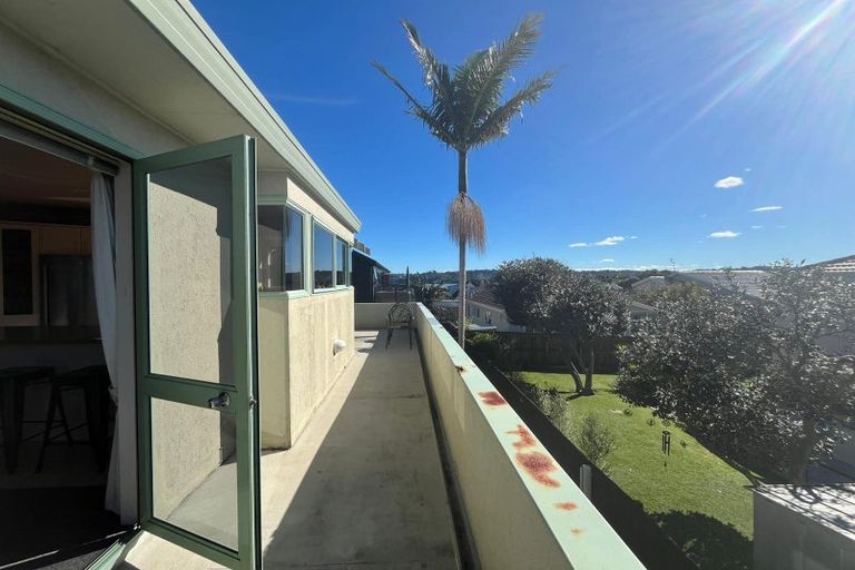 Photo of property in 2/10 Nadine Place, Mangere Bridge, Auckland, 2022