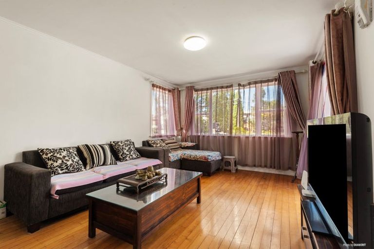 Photo of property in 31 Tomo Street, New Lynn, Auckland, 0600