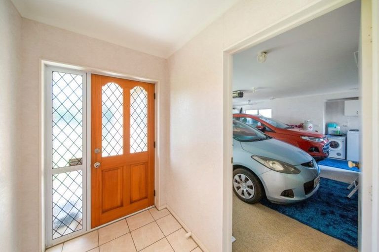 Photo of property in 28 Nikau Street, Inglewood, 4330