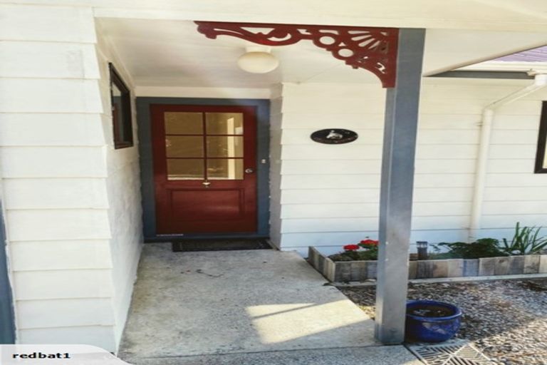 Photo of property in 117 Stratton Street, Normandale, Lower Hutt, 5010