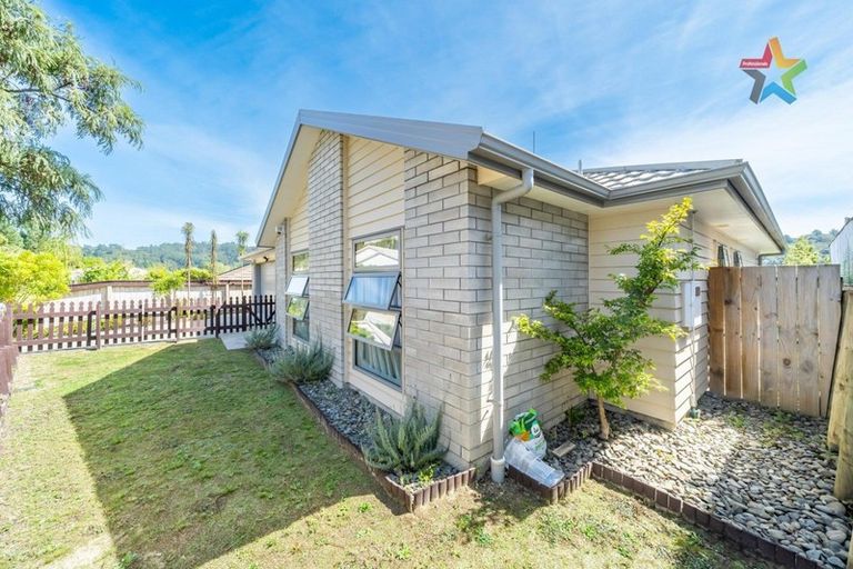 Photo of property in 23 Speldhurst Grove, Stokes Valley, Lower Hutt, 5019