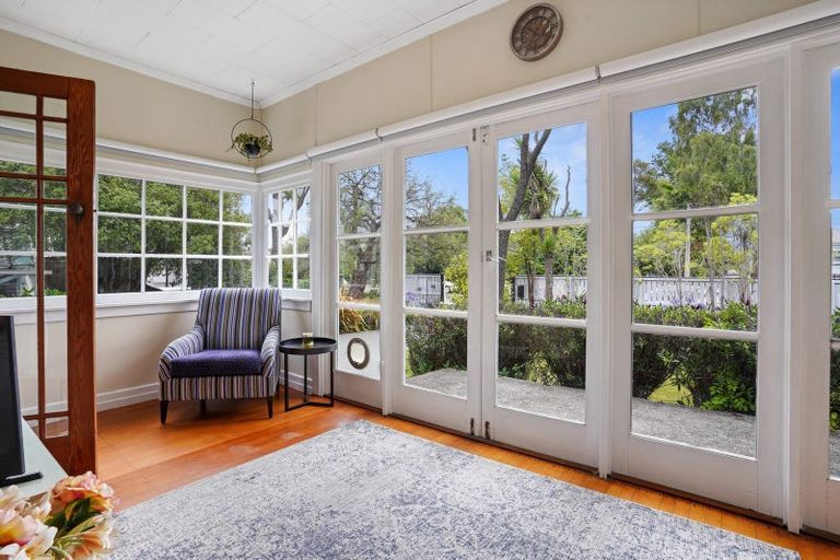 Photo of property in 222 Edgeware Road, Edgeware, Christchurch, 8013