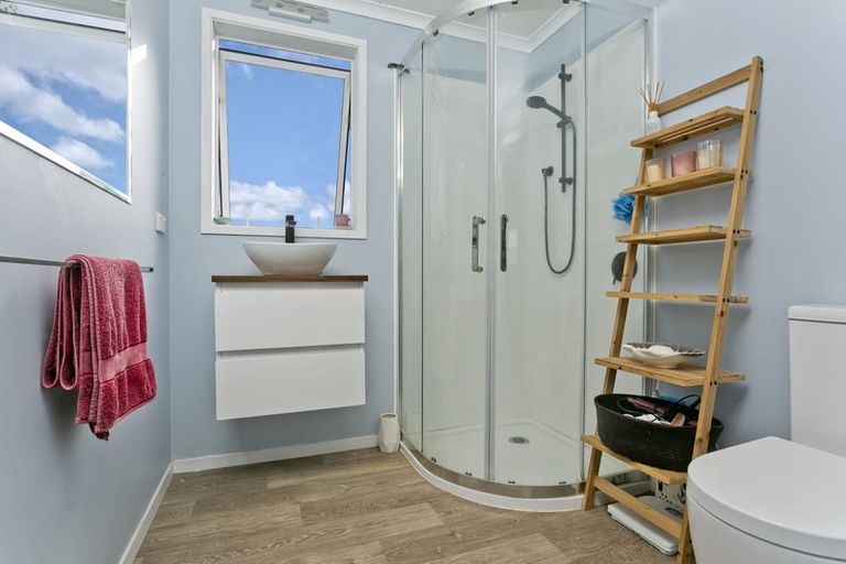 Photo of property in 62 Kia Ora Road, Beach Haven, Auckland, 0626