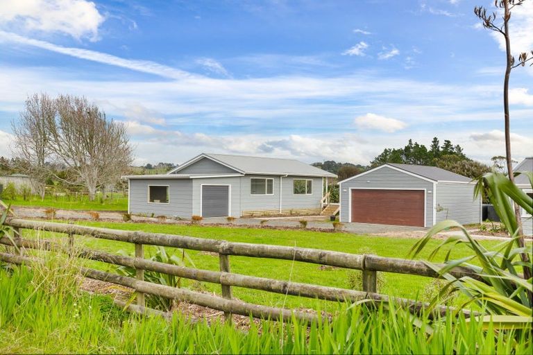 Photo of property in 4 Henley Road, Kaukapakapa, 0871