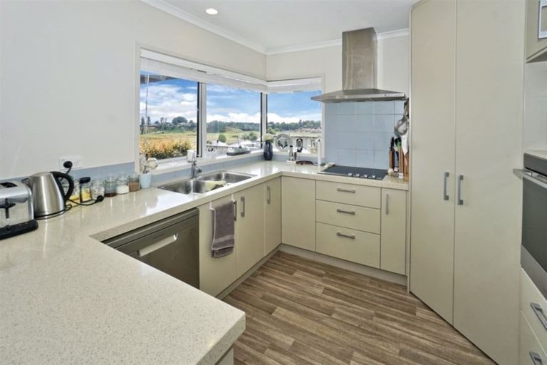 Photo of property in 8c Wiltshire Place, Te Puke, 3119