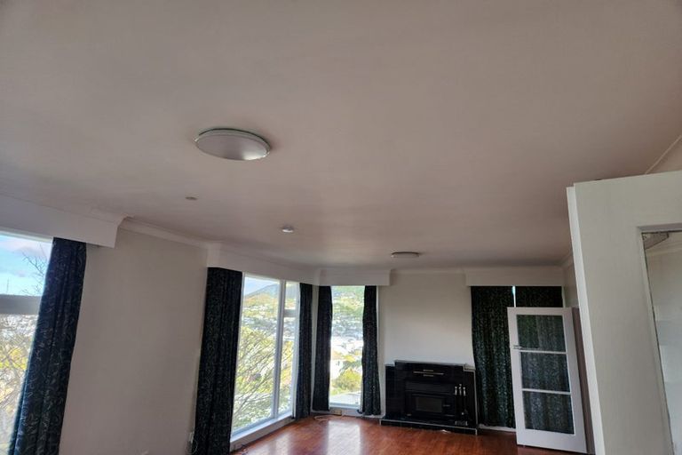 Photo of property in 19 David Crescent, Karori, Wellington, 6012