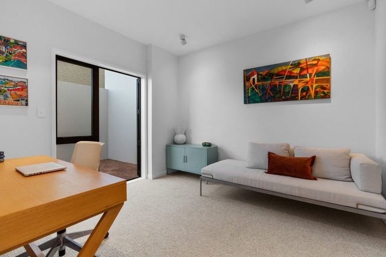 Photo of property in 14b Alfred Street, Northcote Point, Auckland, 0627