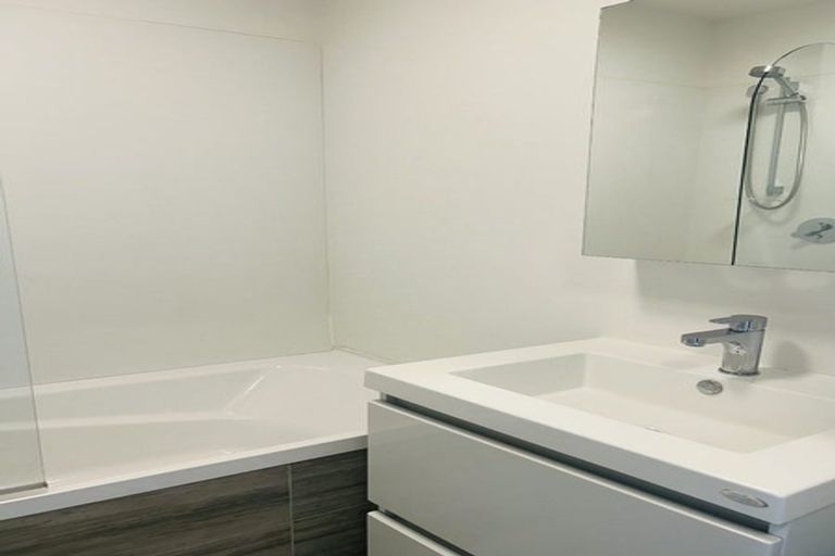 Photo of property in Amuri Park Apartments, 6/280 Bealey Avenue, Christchurch Central, Christchurch, 8013