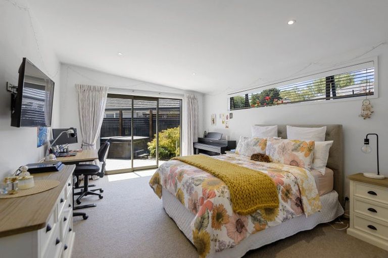 Photo of property in 10 Horseshoe Lake Road, Burwood, Christchurch, 8061