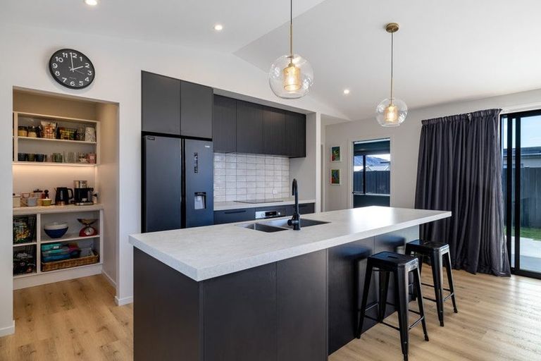 Photo of property in 27 Dunn Street, Lake Hawea, 9382