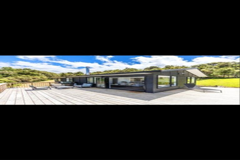 Photo of property in 70 Upper Whangateau Road, Big Omaha, 0985