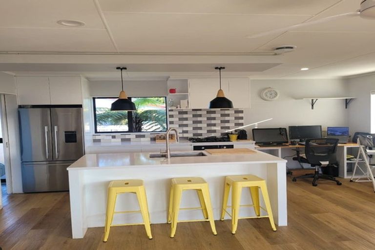 Photo of property in 158 Bruce Mclaren Road, Henderson, Auckland, 0612