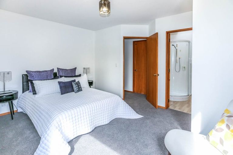 Photo of property in 2/10a Westmont Street, Ilam, Christchurch, 8041