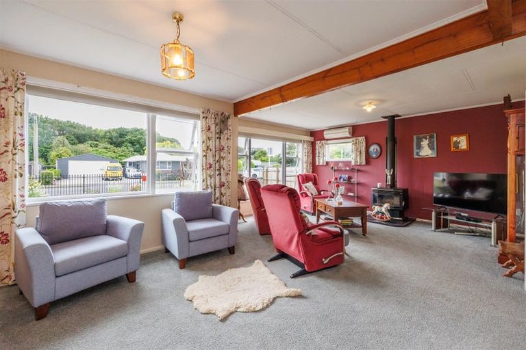 Photo of property in 16 Wilson Street, Bulls, 4818