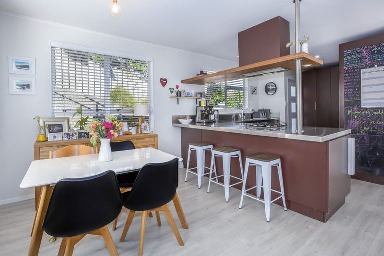 Photo of property in 1 The Spinney, Titahi Bay, Porirua, 5022