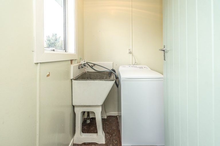 Photo of property in 16 Laird Street, Castlecliff, Whanganui, 4501