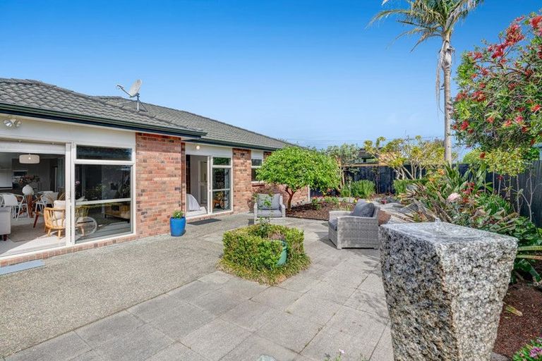 Photo of property in 12a Pine Road, Orewa, 0931