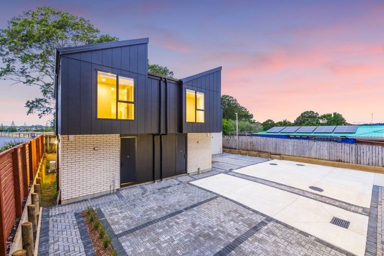 Photo of property in 38a Cascades Road, Pakuranga Heights, Auckland, 2010