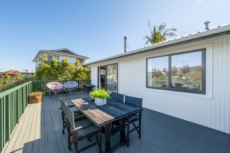 Photo of property in 10 Oliver Twist Avenue, Mellons Bay, Auckland, 2014