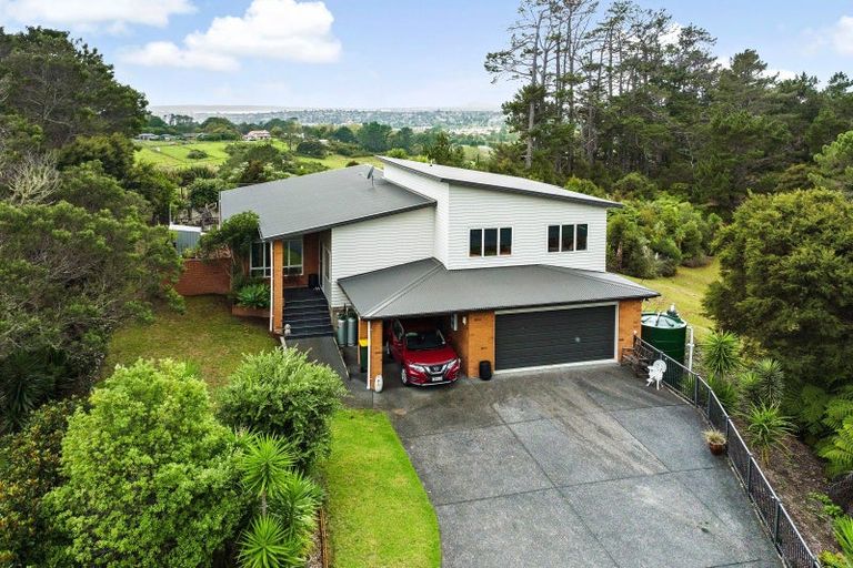 Photo of property in 174 Forest Hill Road, Henderson, Auckland, 0612