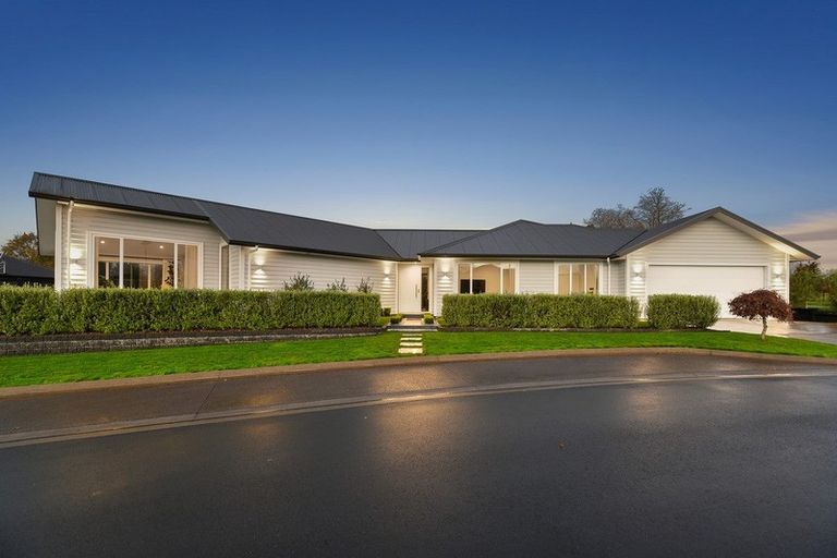 Photo of property in 24 Clifford Close, Leamington, Cambridge, 3432