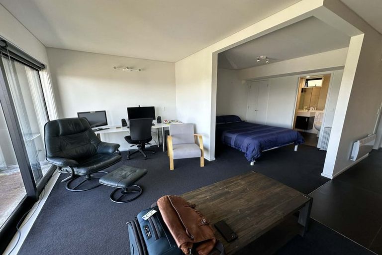 Photo of property in Barton Flats, 1/9-11 Barton Terrace, Thorndon, Wellington, 6011