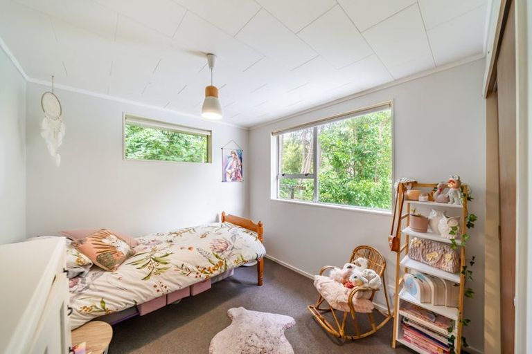 Photo of property in 1a Wyndham Road, Pinehaven, Upper Hutt, 5019