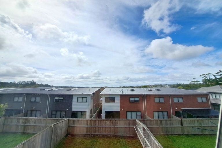 Photo of property in 54 Vincent Mcgrath Crescent, Swanson, Auckland, 0614
