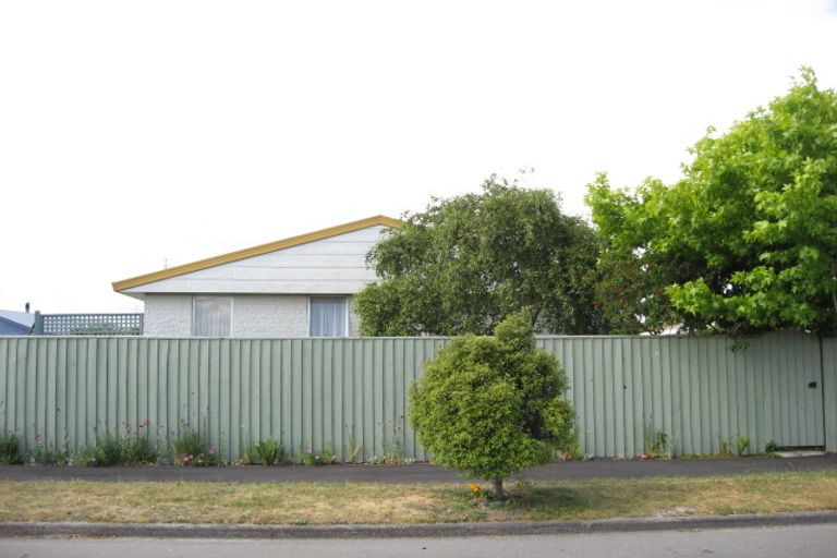 Photo of property in 1/10b Tamarisk Place, Parklands, Christchurch, 8083