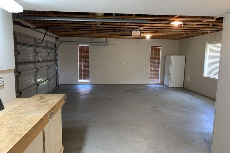 Photo of property in 18 Linkwater Way, Parklands, Christchurch, 8083