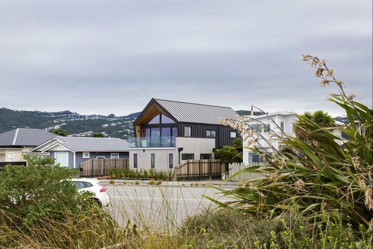 Photo of property in 239 The Esplanade, Petone, Lower Hutt, 5012