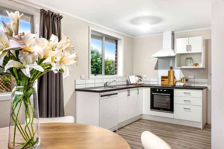 Photo of property in 14 Harriet Place, Spotswood, New Plymouth, 4310