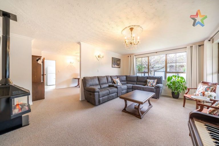 Photo of property in 2 Mcenroe Grove, Naenae, Lower Hutt, 5011