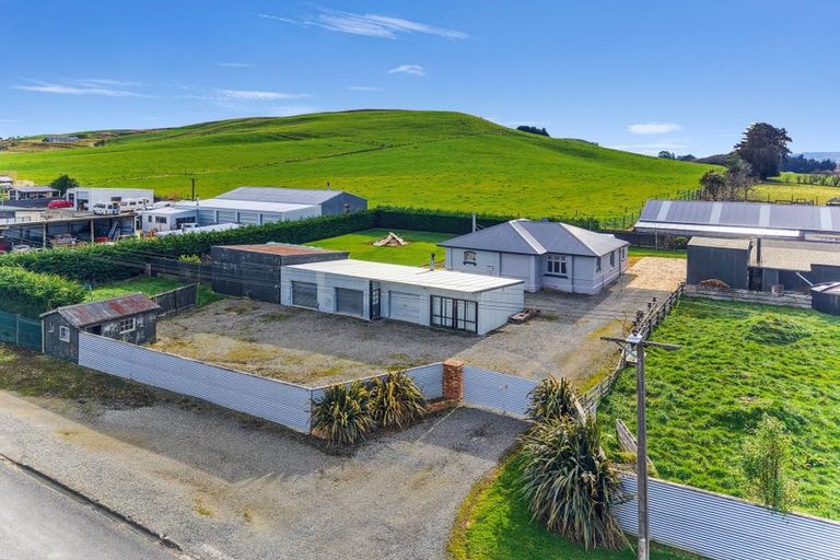 Photo of property in 30 Mccaughan Street, Browns, Winton, 9781