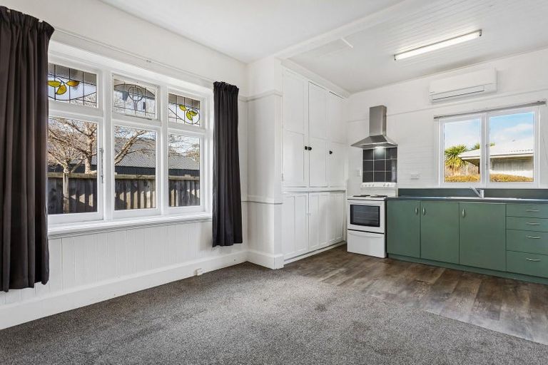 Photo of property in 2/24 North Avon Road, Richmond, Christchurch, 8013