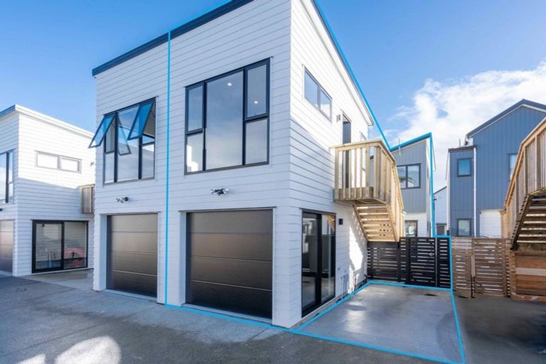 Photo of property in 32 Whare Kauri Road, Papakura, 2110