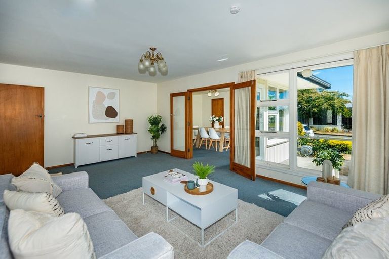 Photo of property in 13 Woodbury Street, Avonhead, Christchurch, 8042