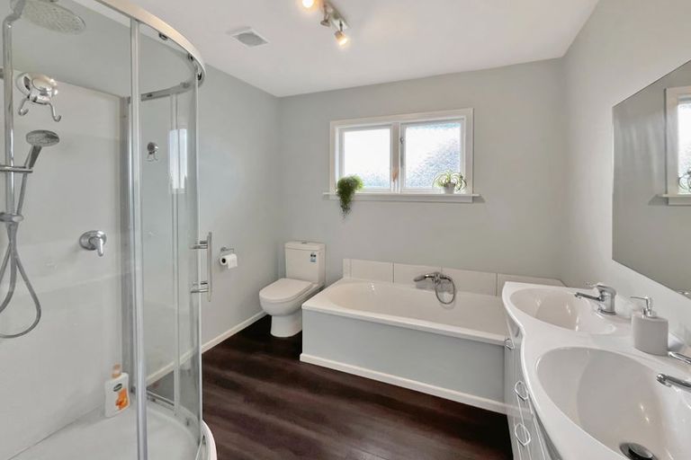 Photo of property in 19 Taurima Street, Hei Hei, Christchurch, 8042