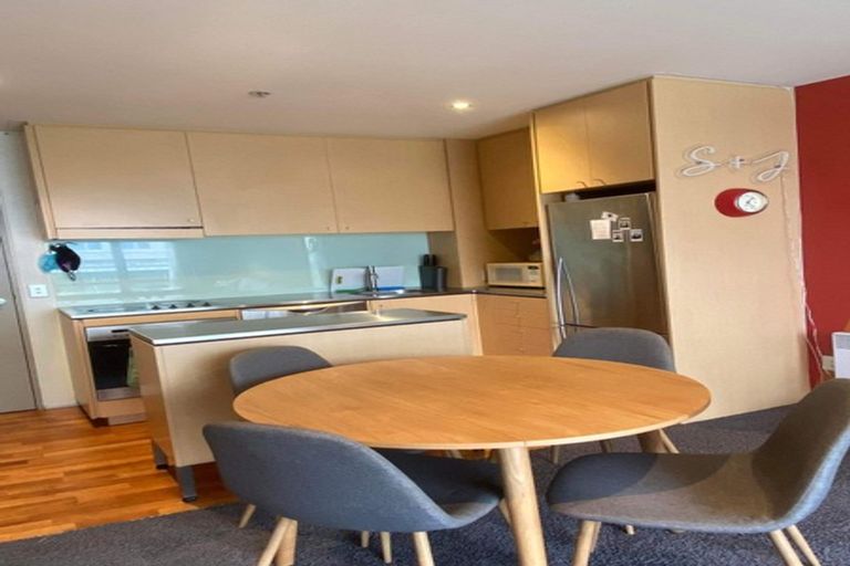 Photo of property in Sanctum Apartment, 10 Ebor Street, Te Aro, Wellington, 6011