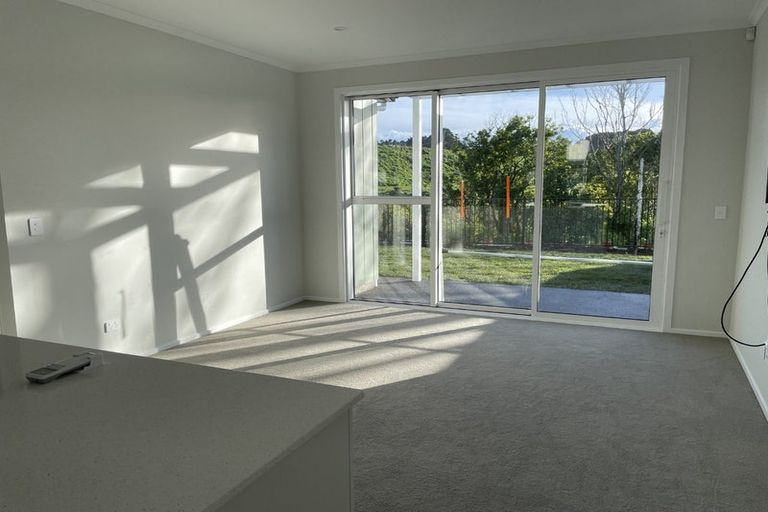 Photo of property in 14 Koreke Close, Kenepuru, Porirua, 5022