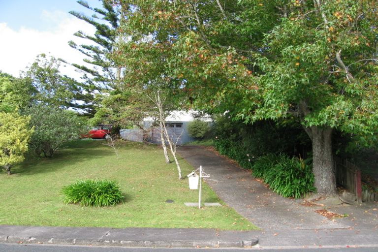 Photo of property in 17 Thomas Avenue, Te Atatu Peninsula, Auckland, 0610