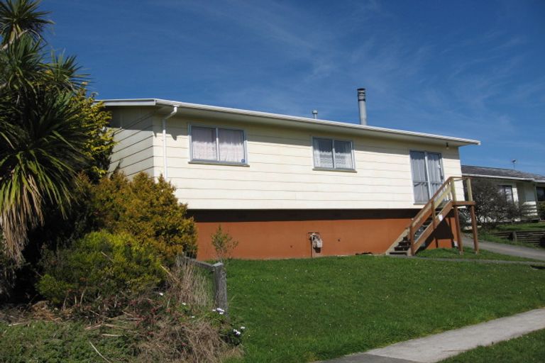 Photo of property in 6 Antrim Crescent, Wainuiomata, Lower Hutt, 5014