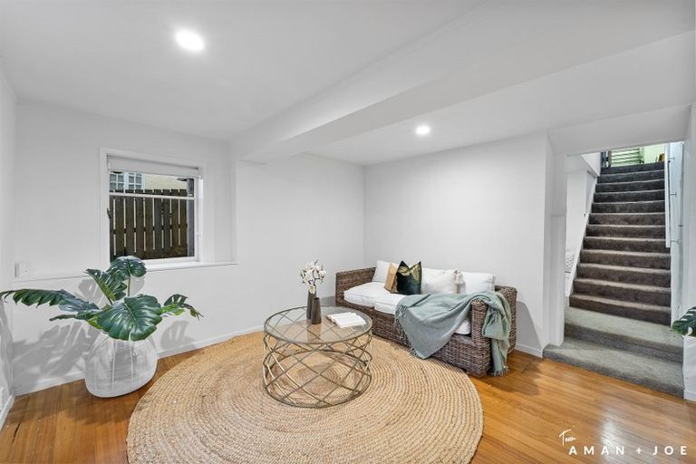 Photo of property in 12 Eastglen Road, Glen Eden, Auckland, 0602