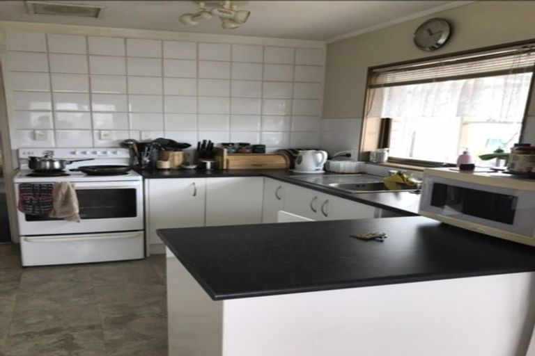 Photo of property in 2/10 Manuka Road, Glenfield, Auckland, 0629