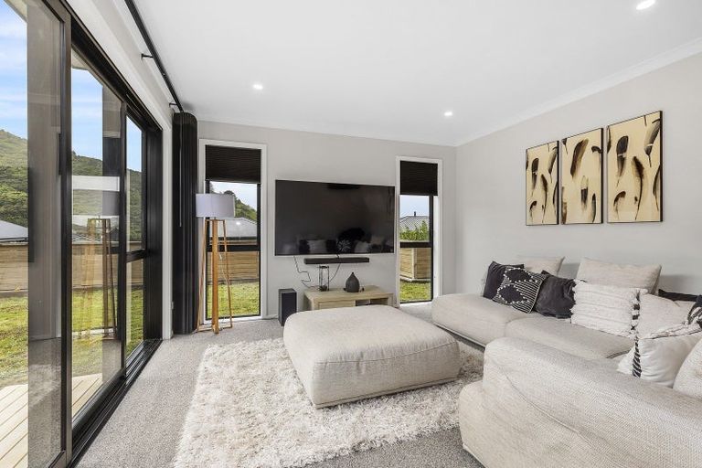 Photo of property in 9 Porokaiwhiri Street, Crofton Downs, Wellington, 6035