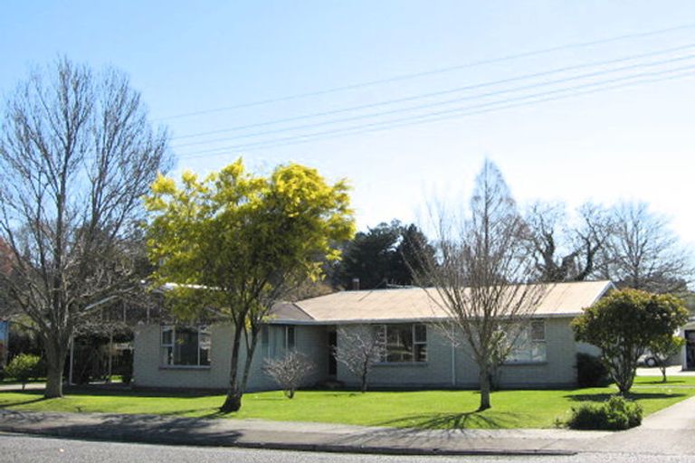 Photo of property in 5 Union Street, Waipawa, 4210